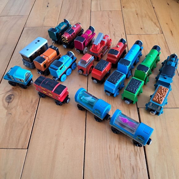 THOMAS TRAIN WOODEN LOT OF 15!  READ!  Thomas Train Wooden Railway - Picture 16 of 16